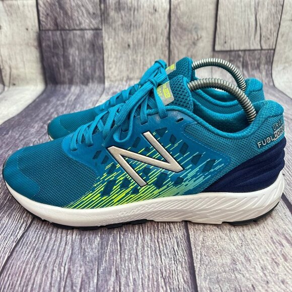 New Balance FuelCore Urge v2 Kids Youth Size 5.5 Blue Running Sneakers Shoes - Picture 4 of 11